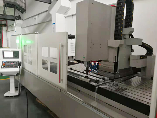 数控铝加工中心怎么提高精度？-beat365鑫