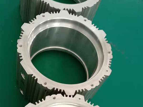 铝型材加工中心各种机加工工艺精度能到达多少？-beat365数控