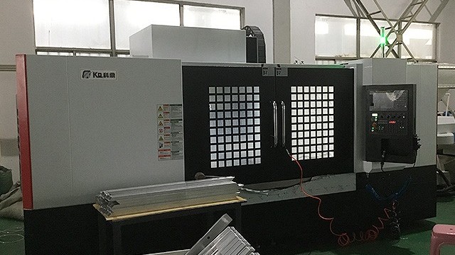 数控加工中心出现精度偏差该怎么办？-beat365数控